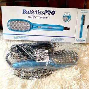 Never used BaByliss PRO Nano Titanium ionic thermal paddle brush
